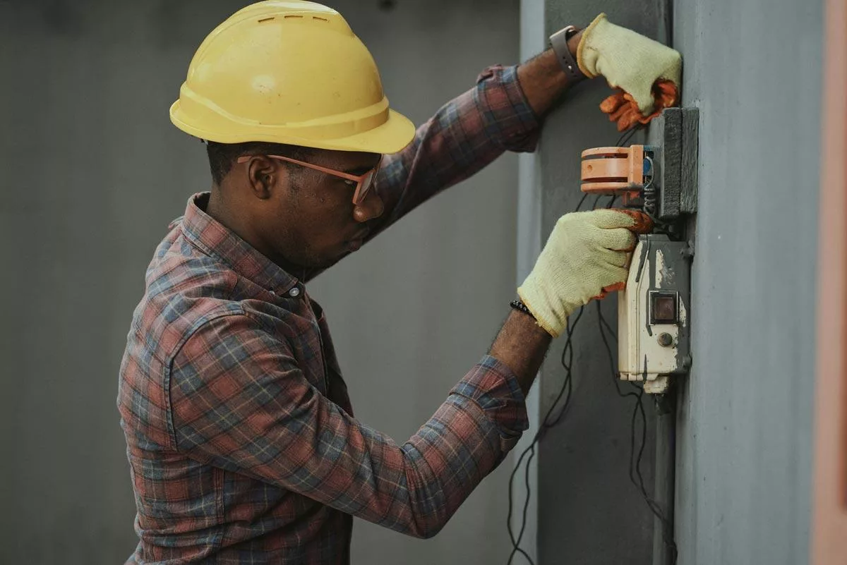 UEE30820 - apprenticeships electrical - testing
